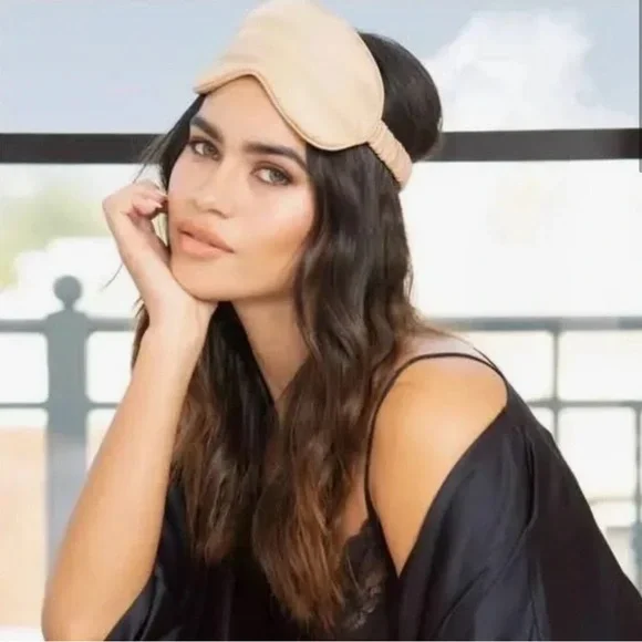 NEW BLISSFUL SLEEP GIFT SET Silk Pillowcase/Eye Mask/Journal & Aromatherapy Set - Picture 4 of 12